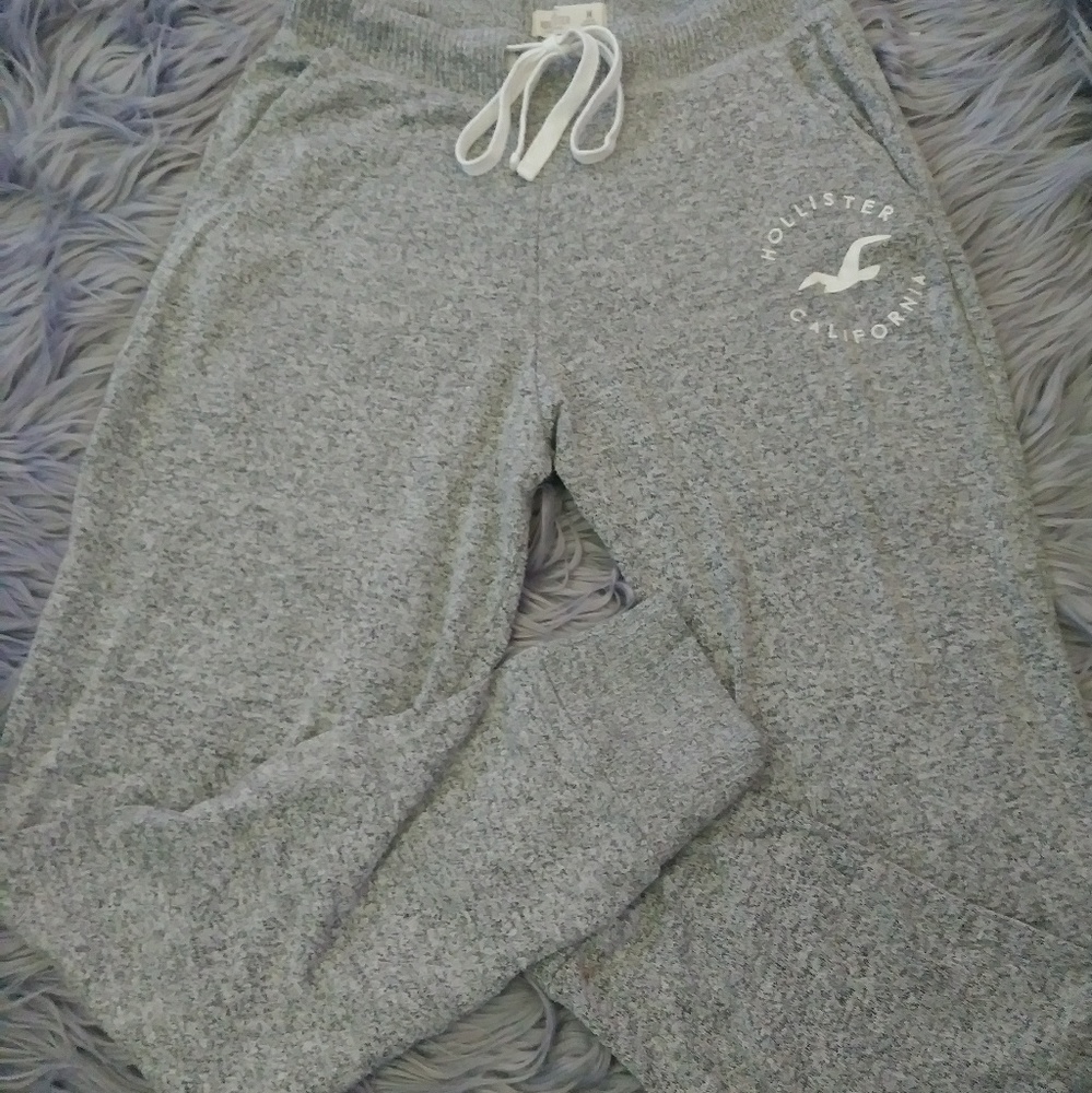 Hollister joggers